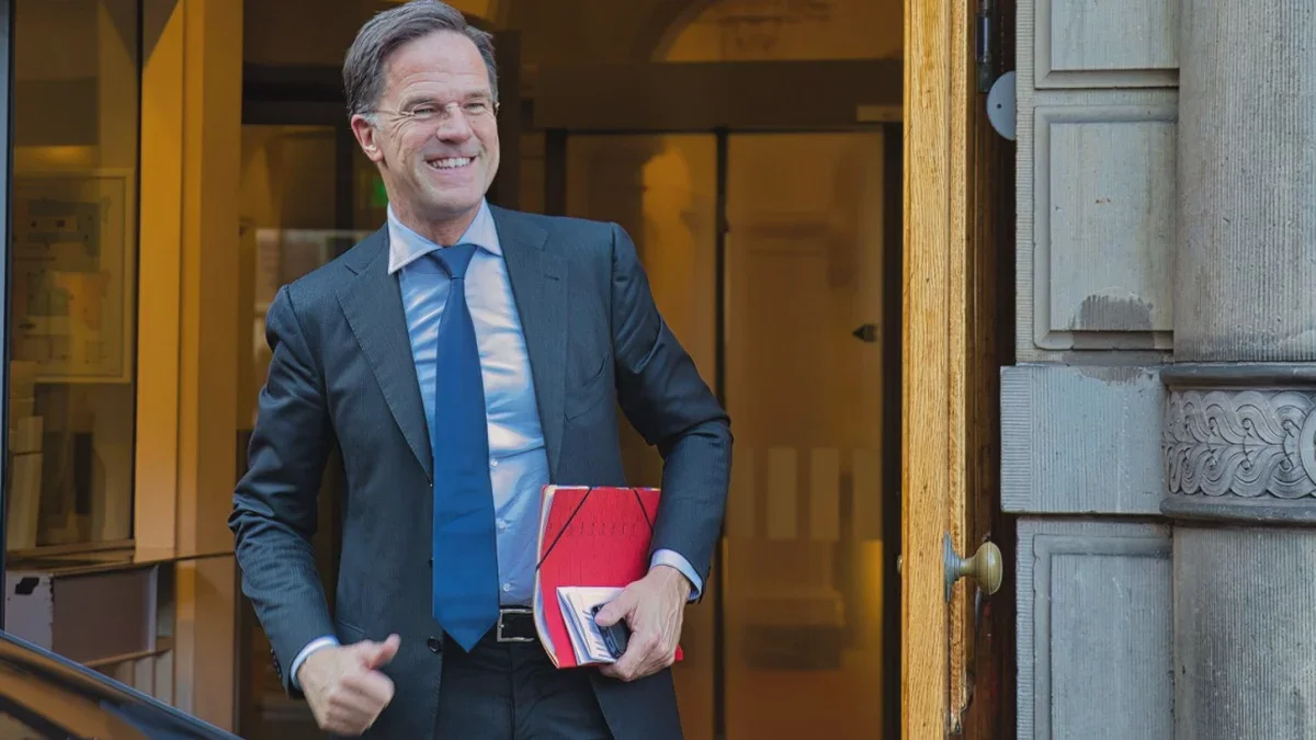 Rutte kjem til Kyiv timar etter massivt droneåtak